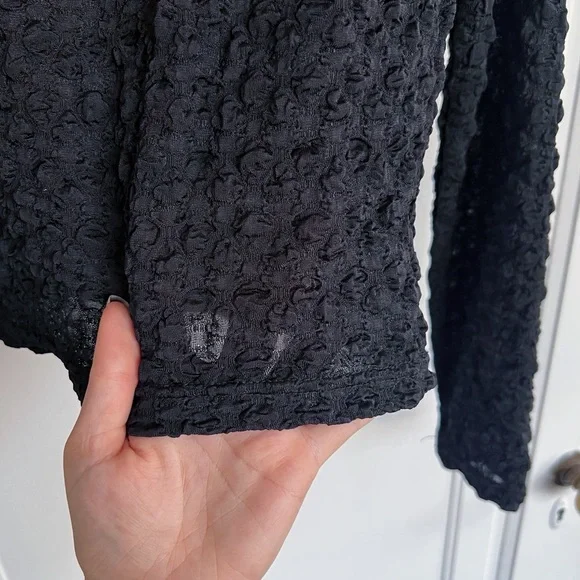 LAMARQUE • Nandra Top black textured tee long sleeve scoop neck cropped tight - Picture 8 of 11